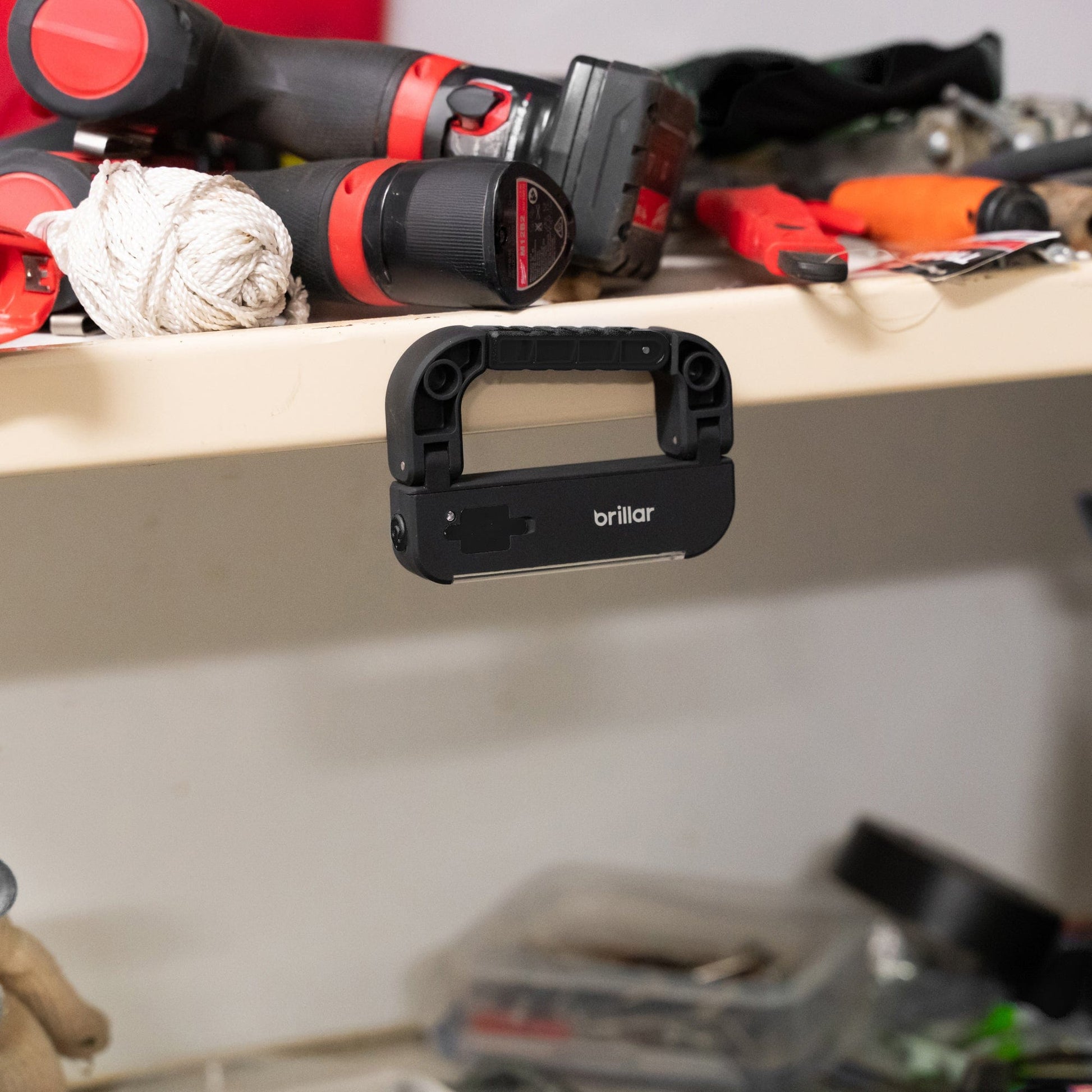 Brillar Camping Lights & Lanterns Brillar Powerbank Carabiner Torch 2200mAh - Black