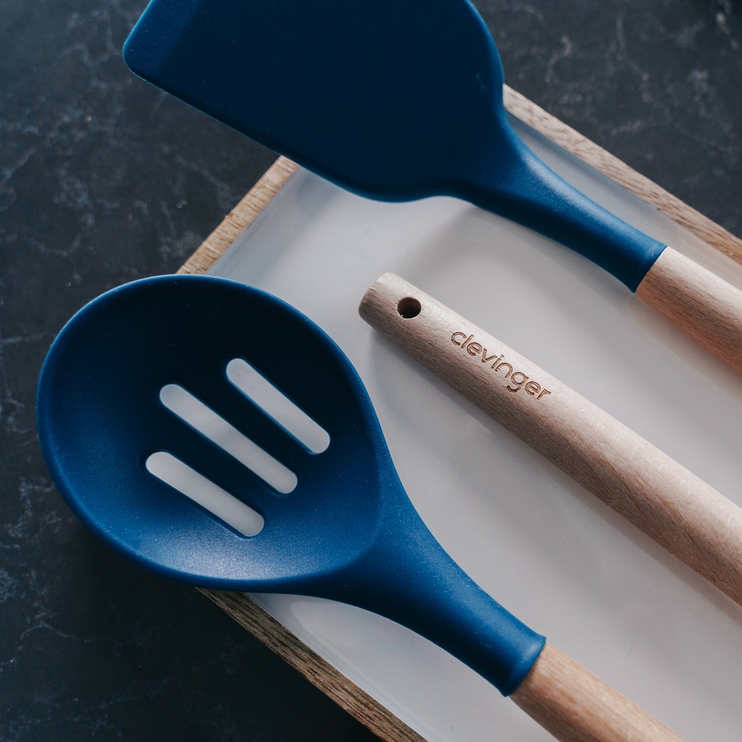 Clevinger 2pcs Beechwood & silicone slotted spoon navy