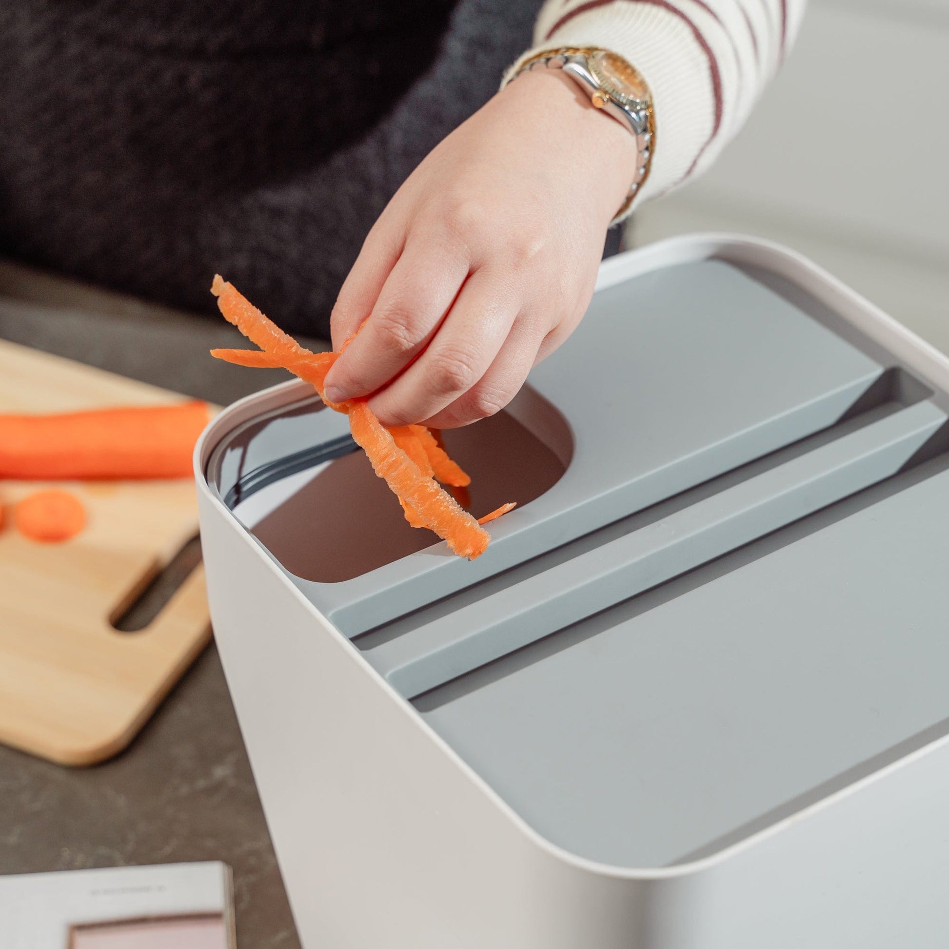 Living Today kitchenware 12L Stackable Plastic Kitchen Trash Bin Household Classification Storage Box