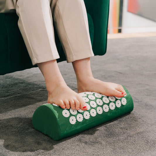 Boost Your Wellness with the Acupressure Mat and Pillow Set with Bag