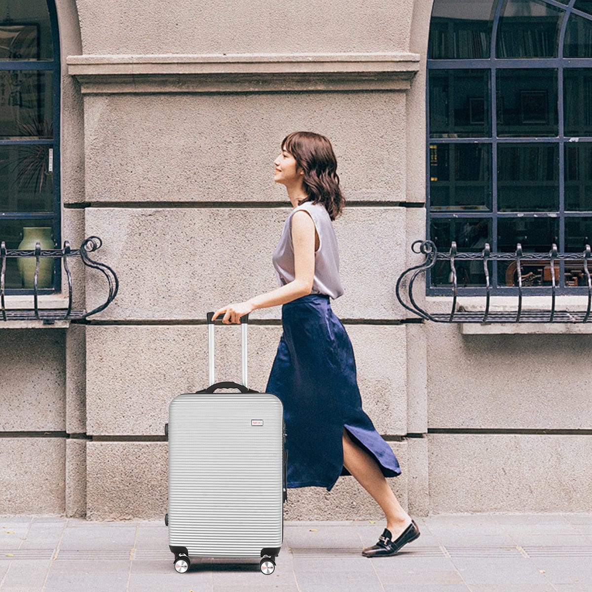 Flightmode 20" Digital Weighing Scale and USB Charging Port Lightweight Carry-on Luggage Suitcase Silver