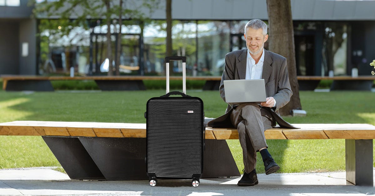 Flightmode 28" Digital Weighing Scale and USB Charging Port Lightweight Luggage Suitcase Black