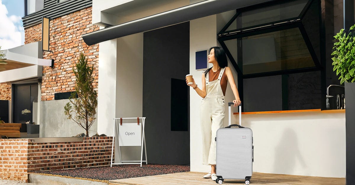 Flightmode 20" Digital Weighing Scale and USB Charging Port Lightweight Carry-on Luggage Suitcase Silver
