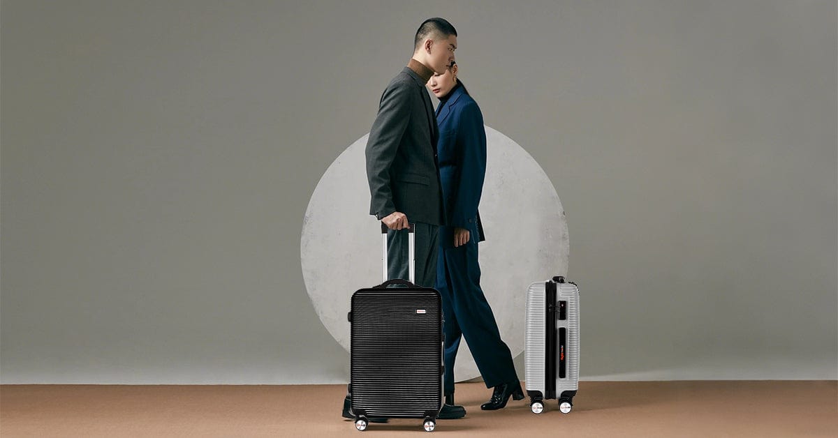 Flightmode 3 pcs 20"/24"/28" Digital Weighing Scale and USB Charging Port Lightweight Luggage Suitcase Black