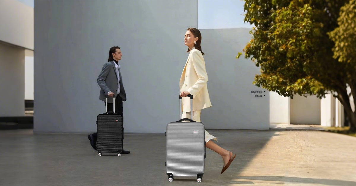Flightmode 24" Digital Weighing Scale and USB Charging Port Lightweight Luggage Suitcase Silver Black