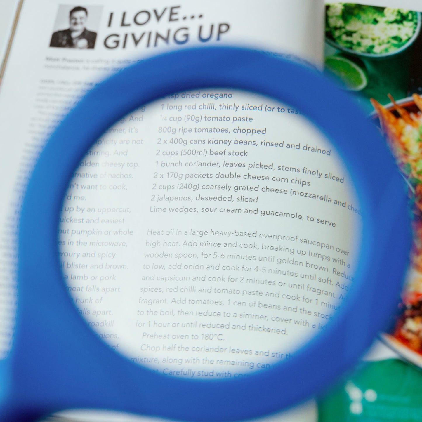Brillar Light Up Magnifying Glass - Blue – Living Today