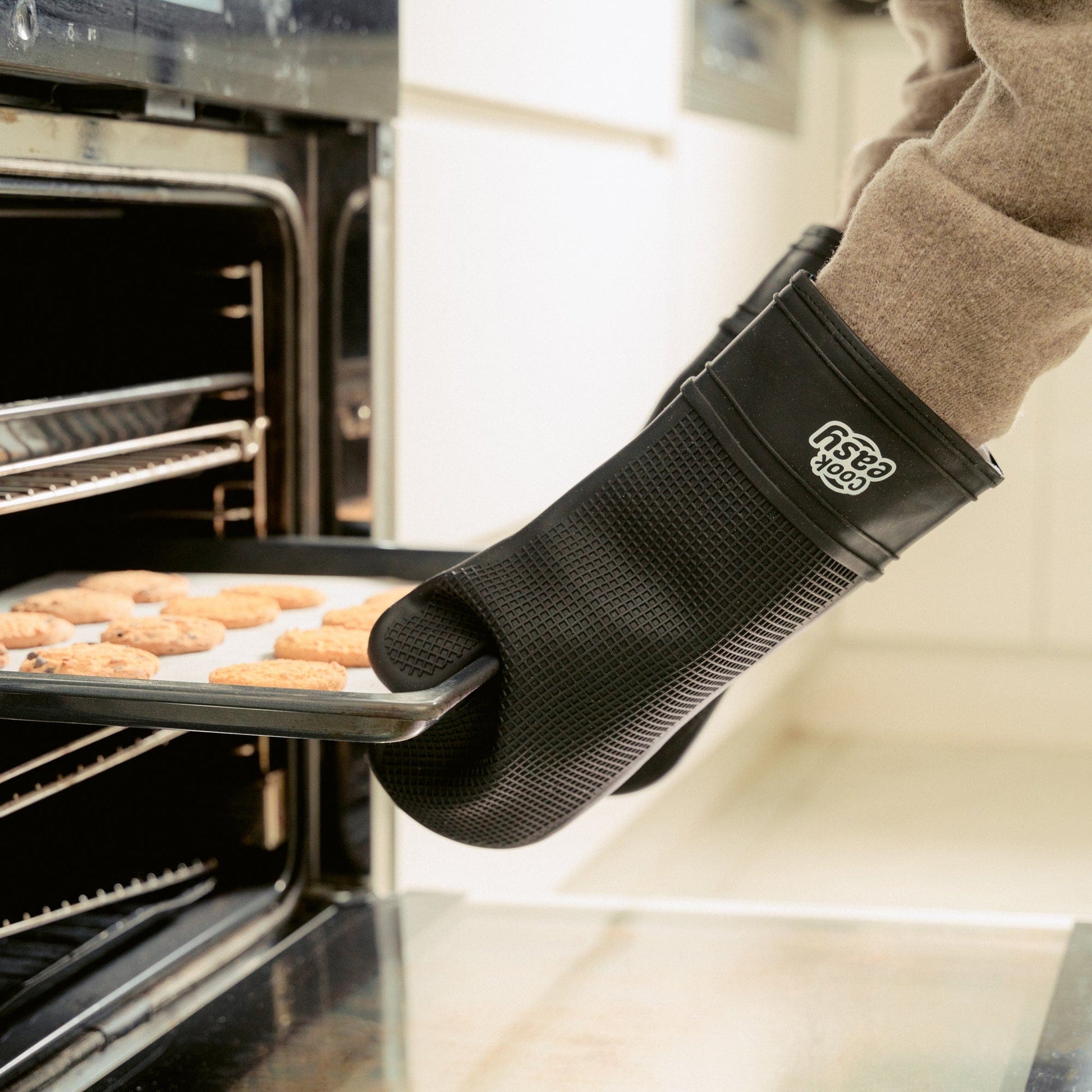 COOK EASY 4 Pcs Silicone Oven Mitt and Multi Purpose Kitchen Heat Pad Insulation Mat