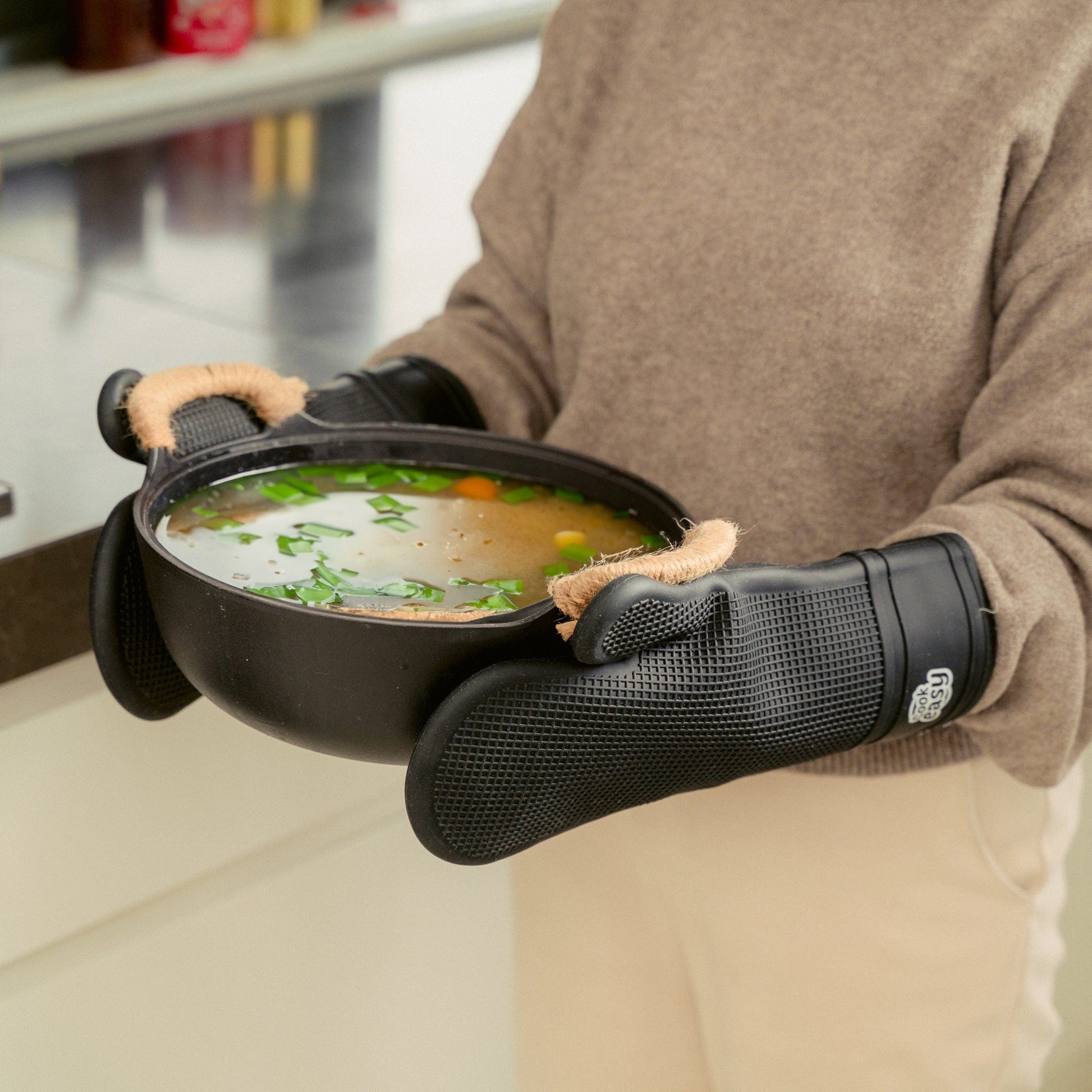 COOK EASY 4 Pcs Silicone Oven Mitt and Multi Purpose Kitchen Heat Pad Insulation Mat