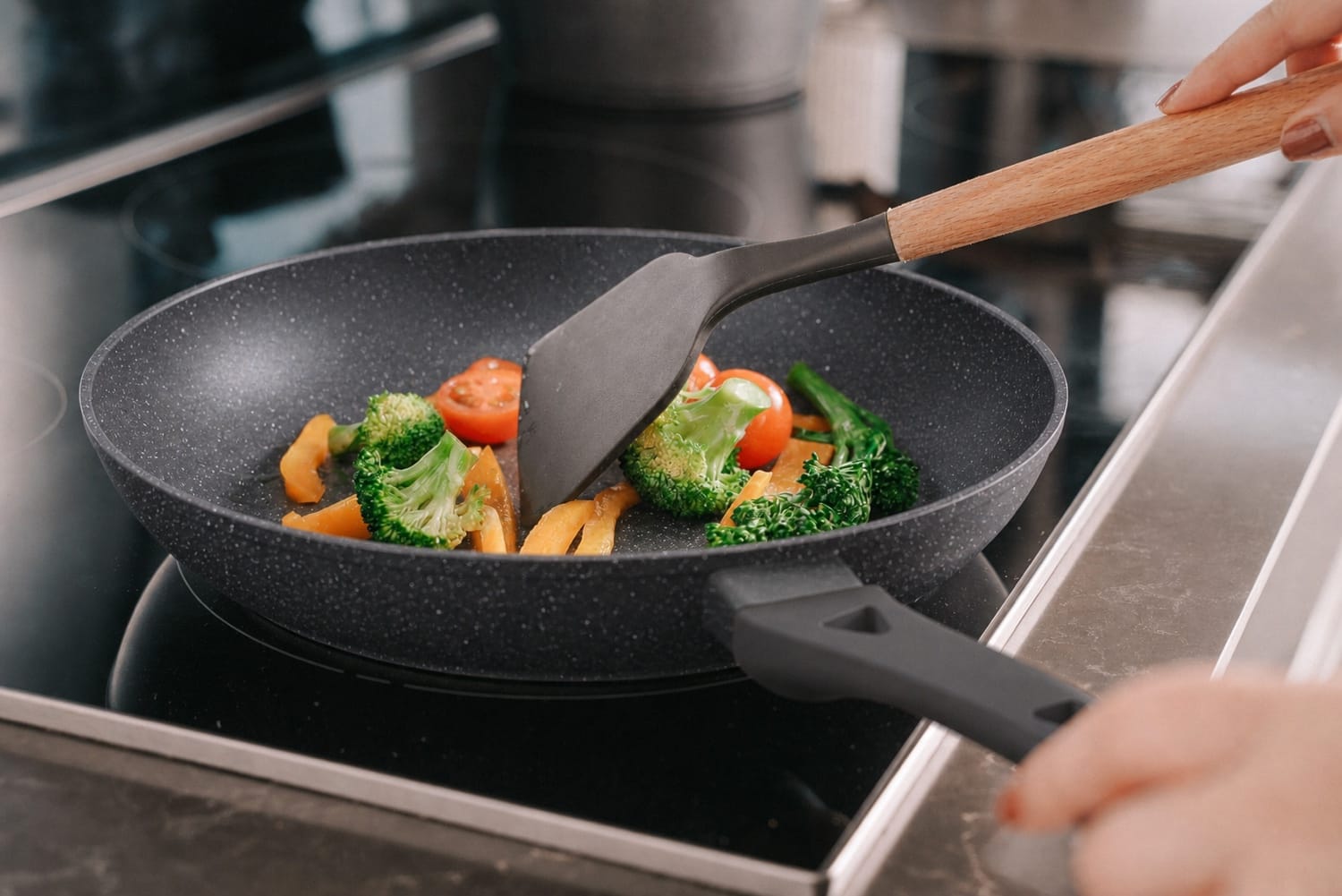 Clevinger Kitchen 8 Pcs Clevinger Non-Stick Cookware Set